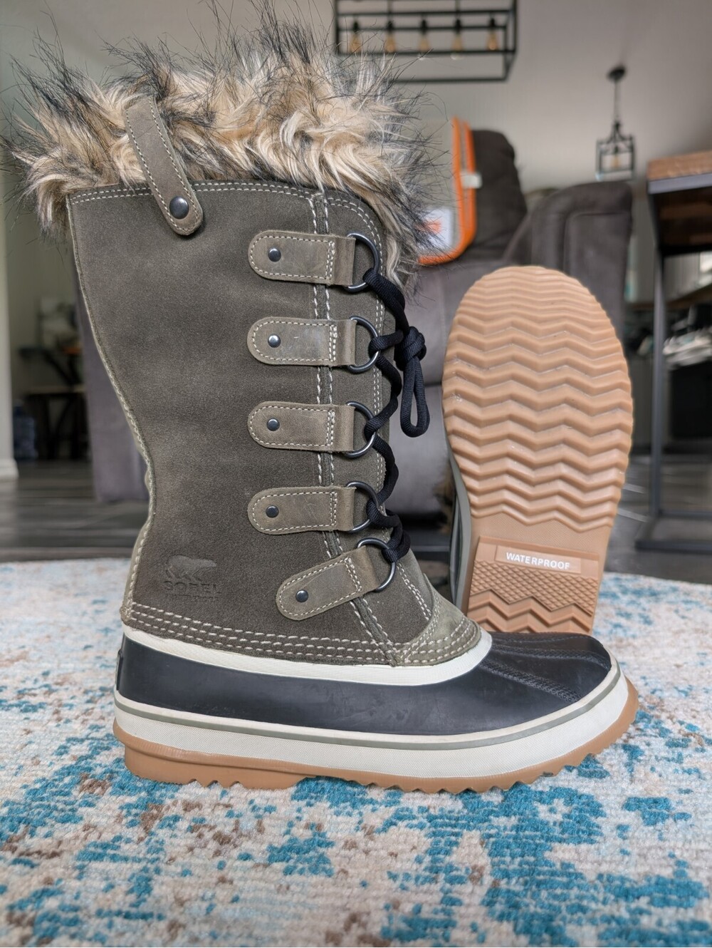 SOREL Joan Of Arctic Boots Womens Size 8 Waterproof Snow Rain Winter Faux Fur